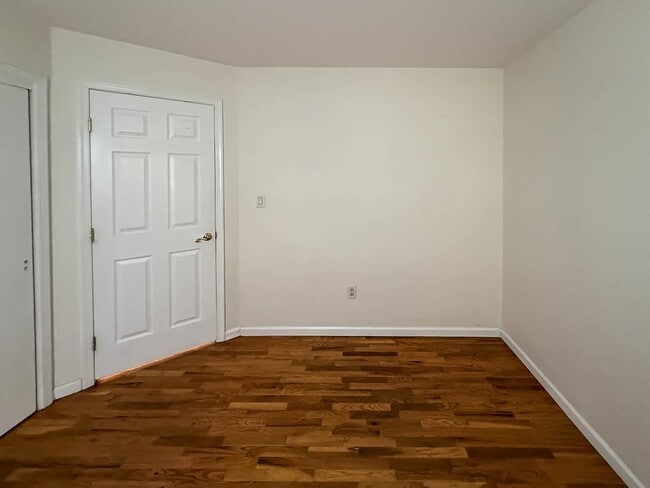 Building Photo - 513 AVENUE C