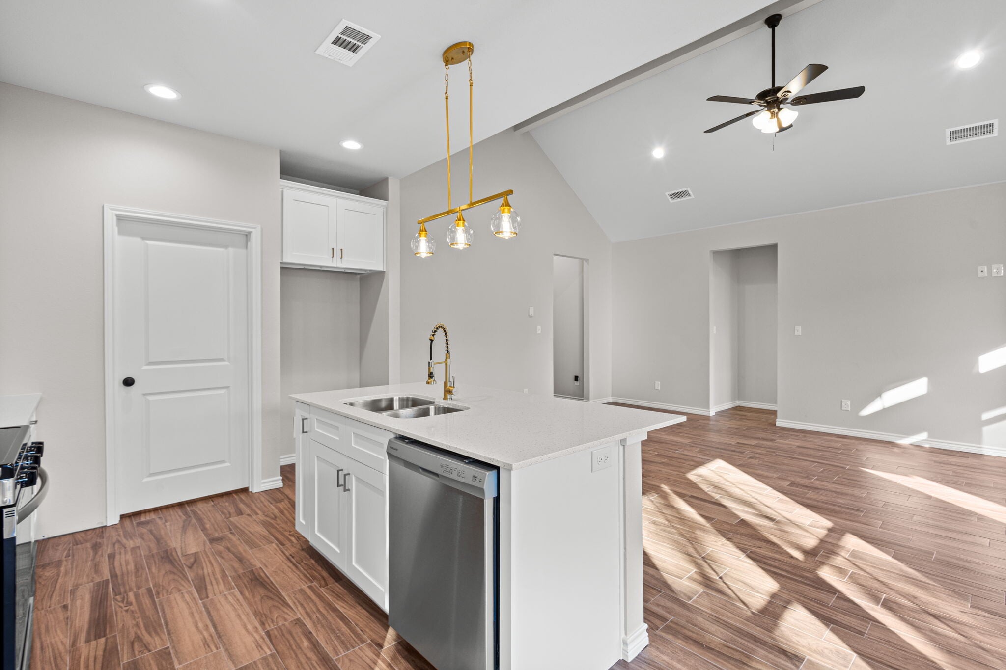 Building Photo - 195 Teal Dr