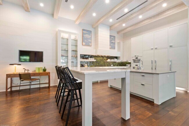 Building Photo - 14404 Stroller Way