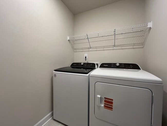 Building Photo - 1716 Braemar Vlg Dr