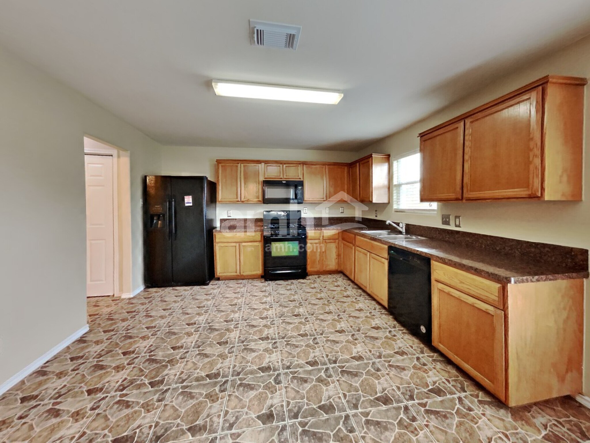Building Photo - 3803 Dogwood Trl