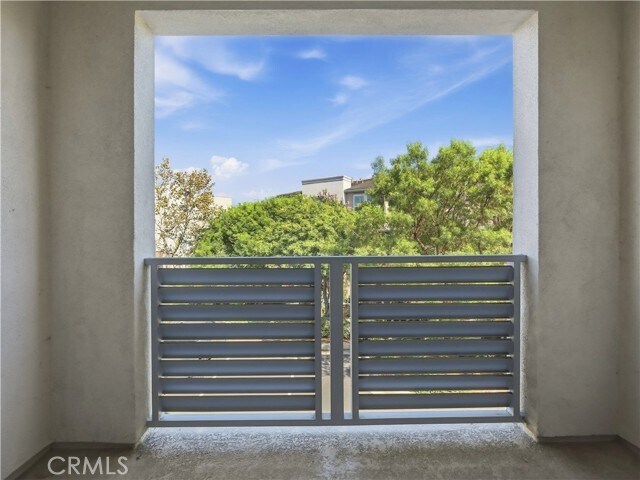 Building Photo - 1 Vantis Dr