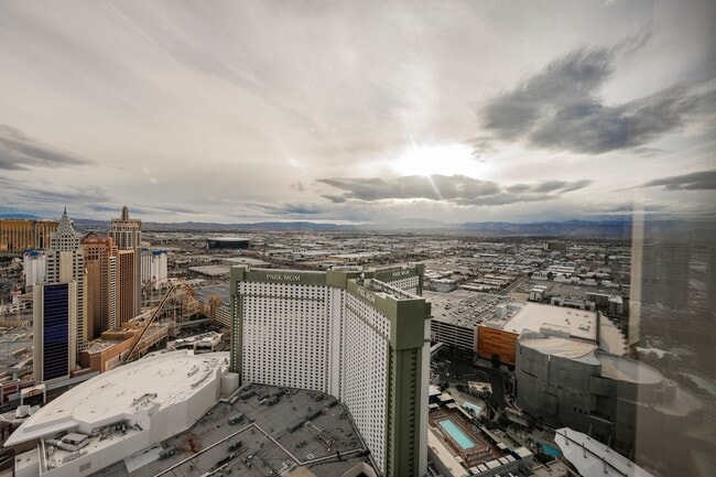Building Photo - Waldorf Astoria Las Vegas- 1 bed .5 bath on the 39th floor!