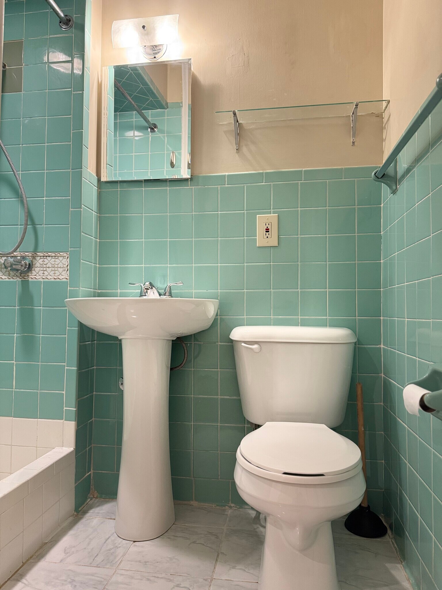 Building Photo - 616 SE 3rd St