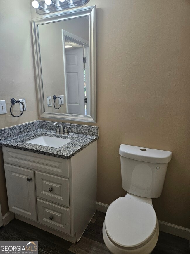 Building Photo - 3195 Highpoint Ct