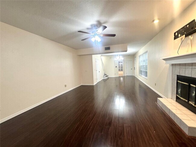Building Photo - 2800 Countryside Blvd