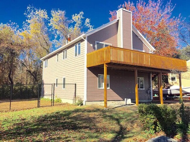 Building Photo - 43 Maywood Rd