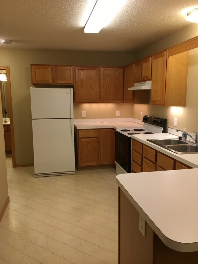 Kitchen - 8958 Spring Ln