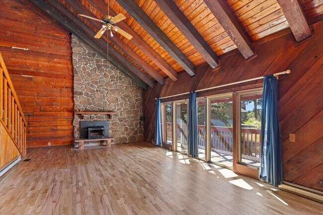 Building Photo - 6200 Pine Hollow Dr