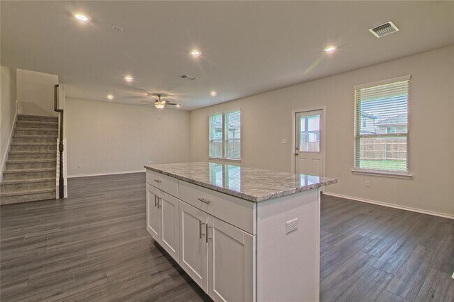Building Photo - 105 Bird Cherry Wy