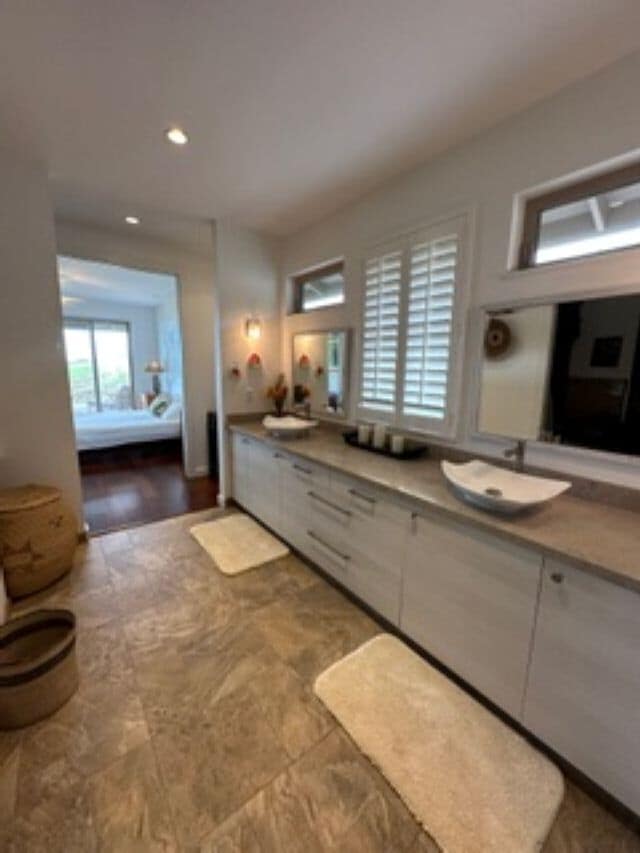 Building Photo - 1141 Lower Kimo Dr