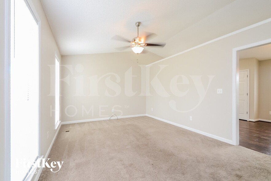 Building Photo - 1204 Gran Ave