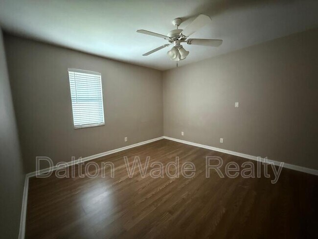 Building Photo - 2040 Sunset Grove Ln