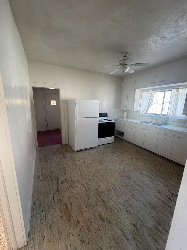 Building Photo - 18 Frontier St