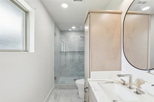 Building Photo - 12540 High Meadow Dr
