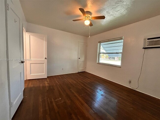 Building Photo - 1928 Wilson St