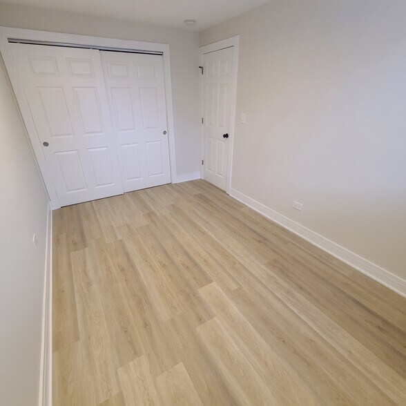 Building Photo - 5310 N Chester Ave