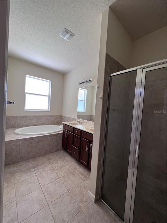 Building Photo - 1310 Oakcrest Ct