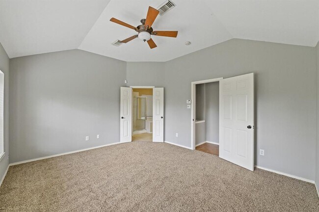 Building Photo - 3702 Glenhill Dr