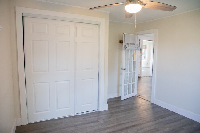 Building Photo - 281 Salmon Brook St