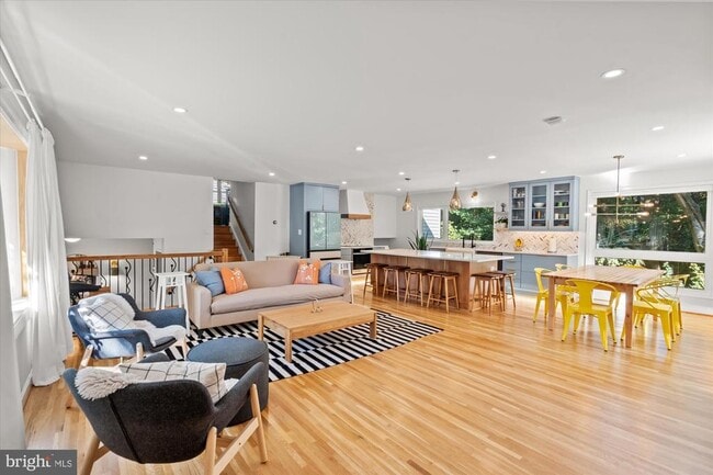 Building Photo - 6123 Beech Tree Dr