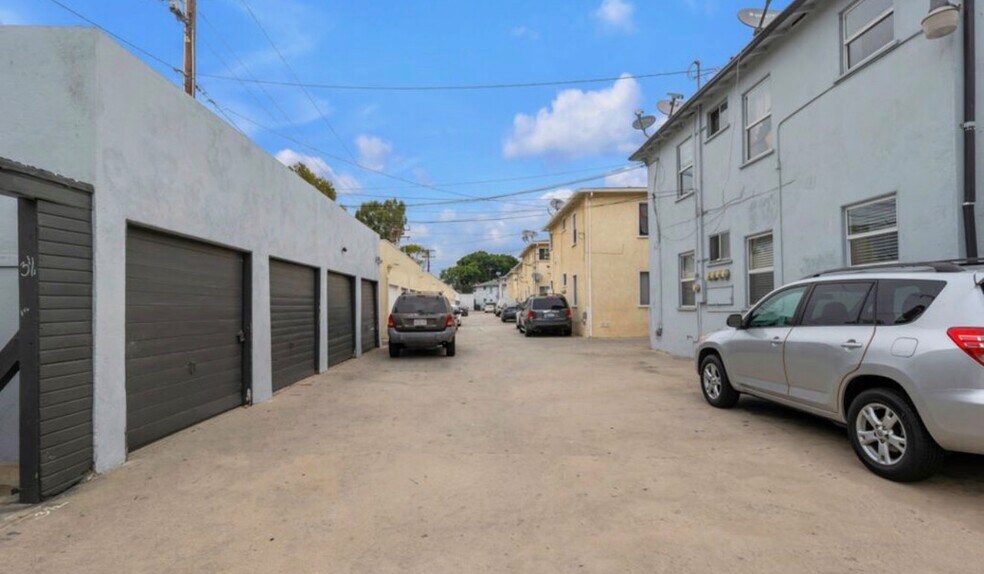 Building Photo - 5427 Kinston Ave