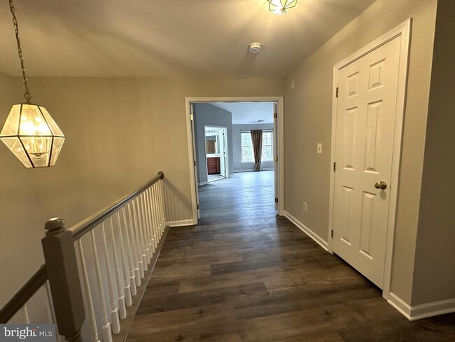 Building Photo - 22609 Welborne Manor Square