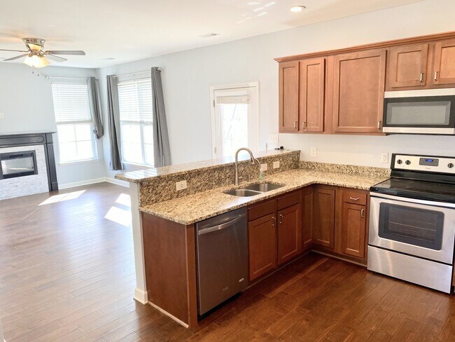 Building Photo - Great Location!! - 3 bedroom 2.5 bath home
