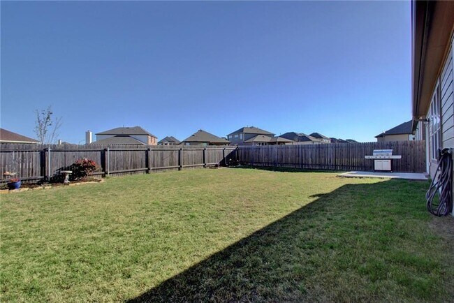 Building Photo - 5820 Sardinia Dr