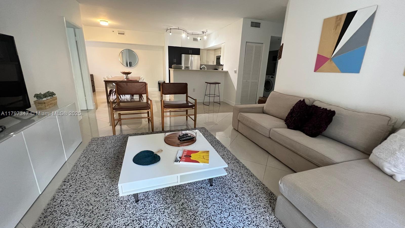 Building Photo - 19701 E Country Club Dr