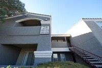 Building Photo - SHOWINGS AVAILABLE NOW