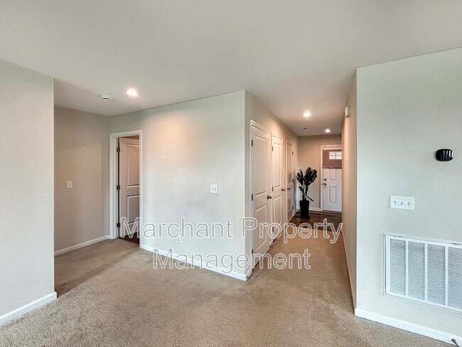 Building Photo - 609 Glamis Ct