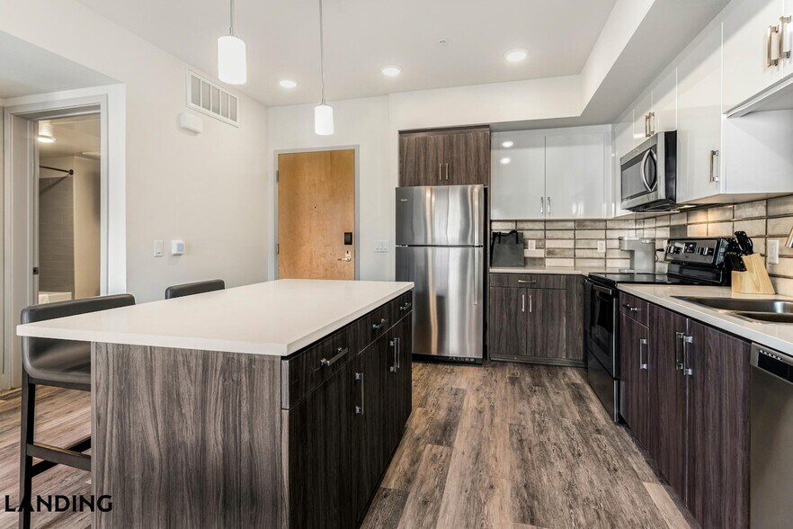 Building Photo - 1111 Brickell Bay Dr