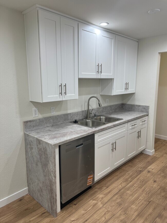 Kitchen - 7439 Woodman Ave