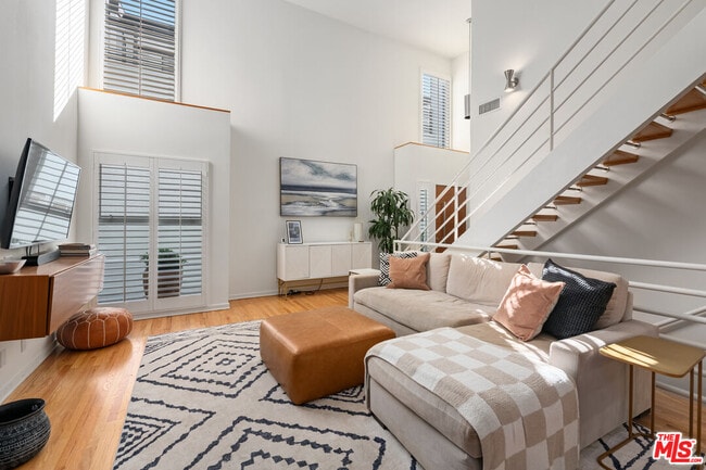 Building Photo - 843 17th St