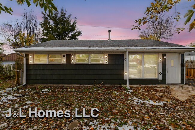 Building Photo - 1655 Westfield Dr N