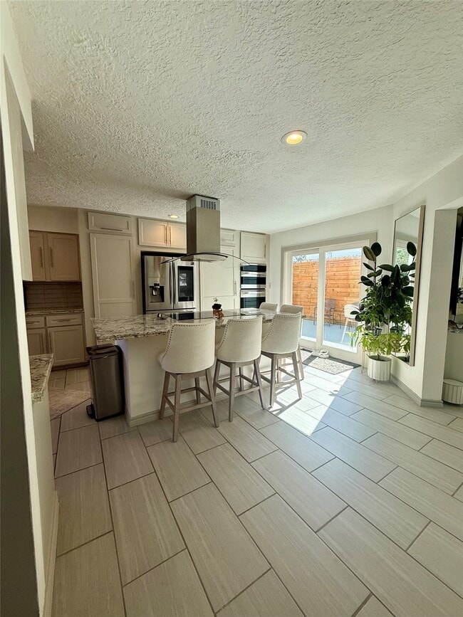 Building Photo - 3222 Freshmeadows Dr