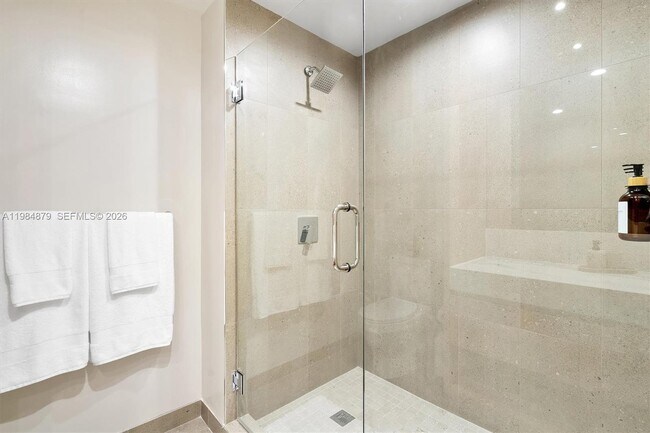 Building Photo - 11 NE 6th St