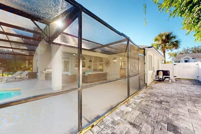 Building Photo - 102 Titan Dr