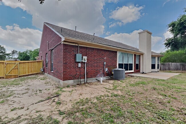 Building Photo - 18002 Golden Ridge Dr