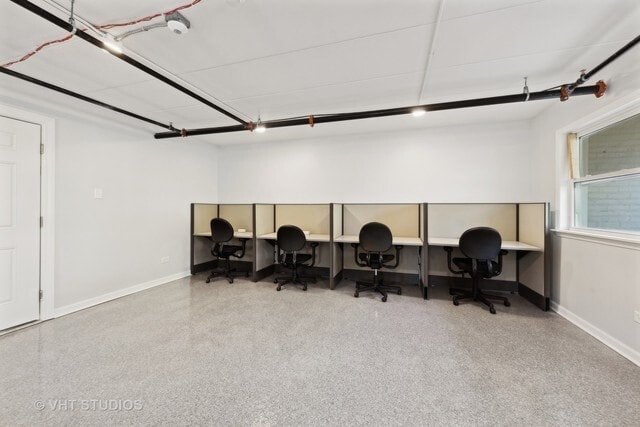 Building Photo - 515 N Cass Ave