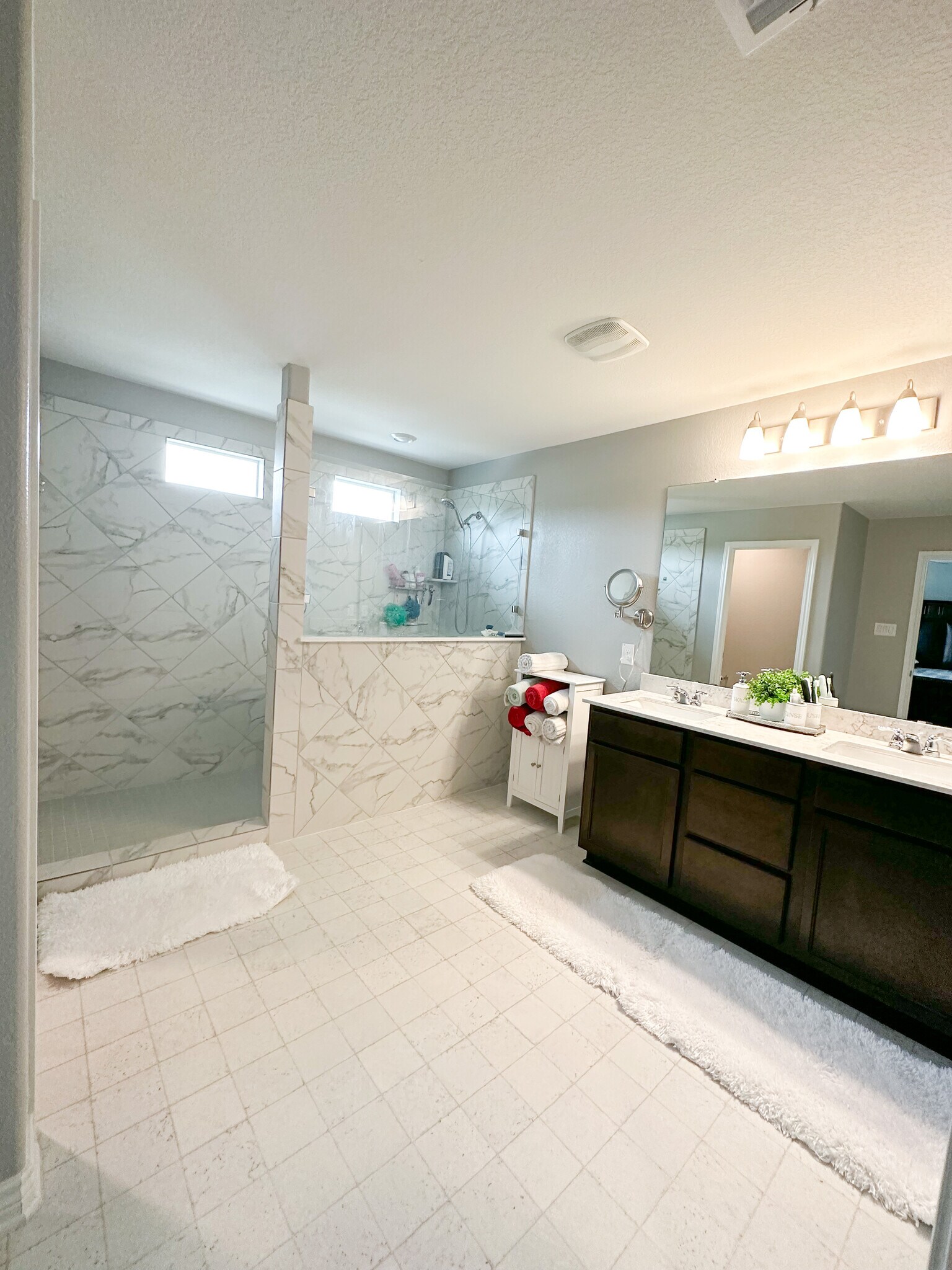 Master bath - 10111 Hickory Crk