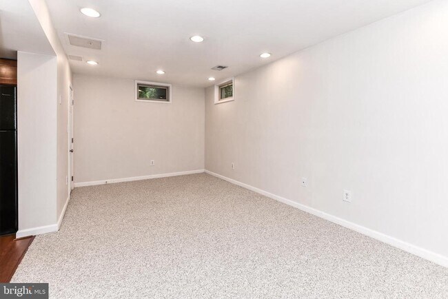 Building Photo - 12696 Kettering Dr