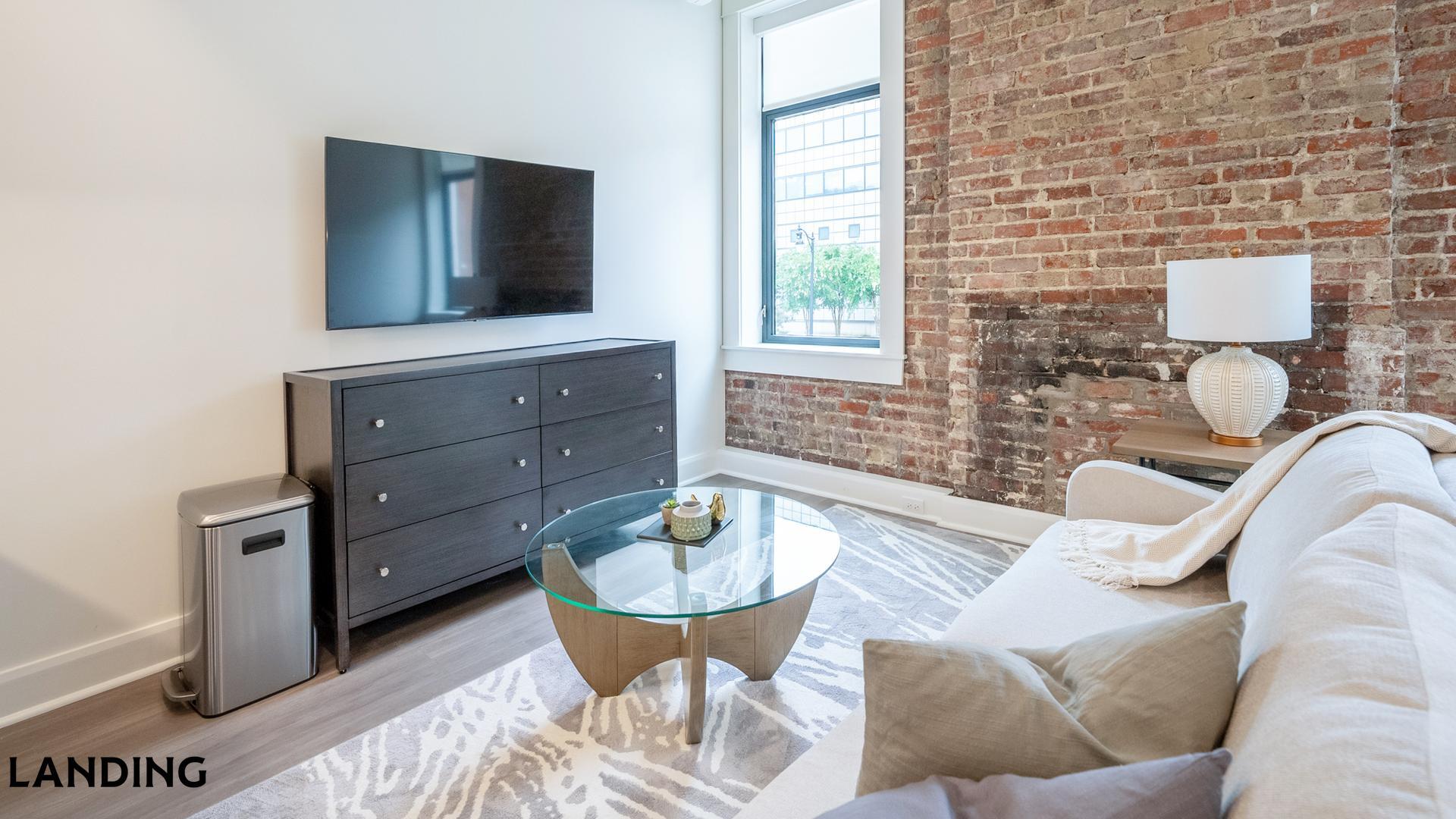 Building Photo - 425 20th St S
