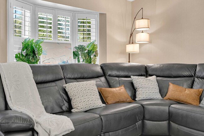 Building Photo - 897 Imperial Dr