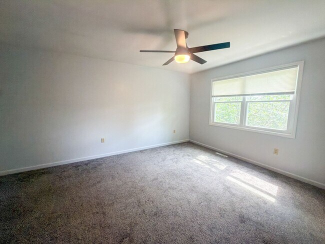 Building Photo - 1636 MacIntosh Way