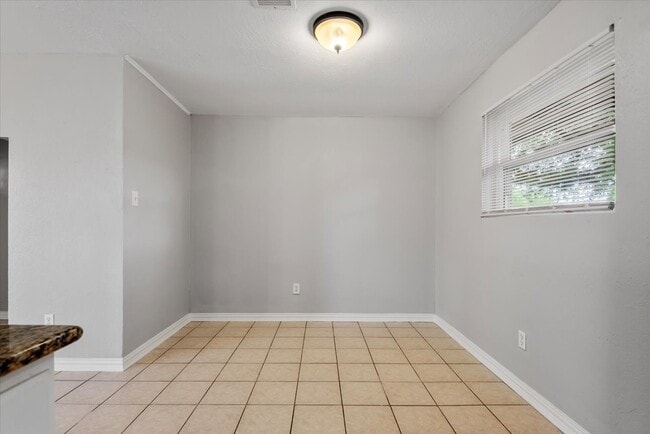 Building Photo - 1935 Barnsley Ln