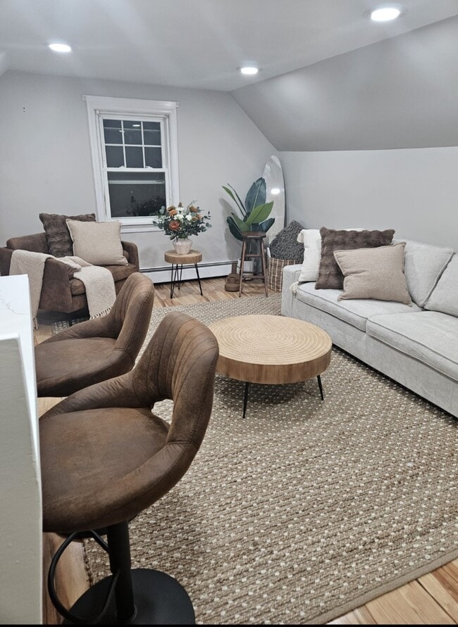 Building Photo - 115 N Hull St