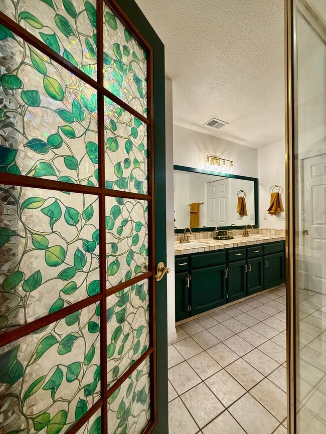 Building Photo - Don’t Miss This Beautiful 3-Bedroom + Office Gated Home!