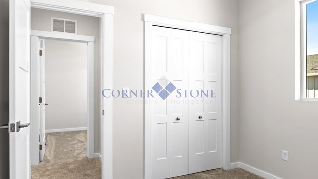 Building Photo - Modern New Construction Home in Boise!